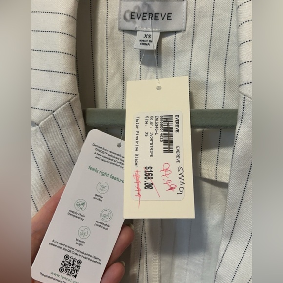 EVEREVE Pinstripe Blazer - Picture 5 of 6